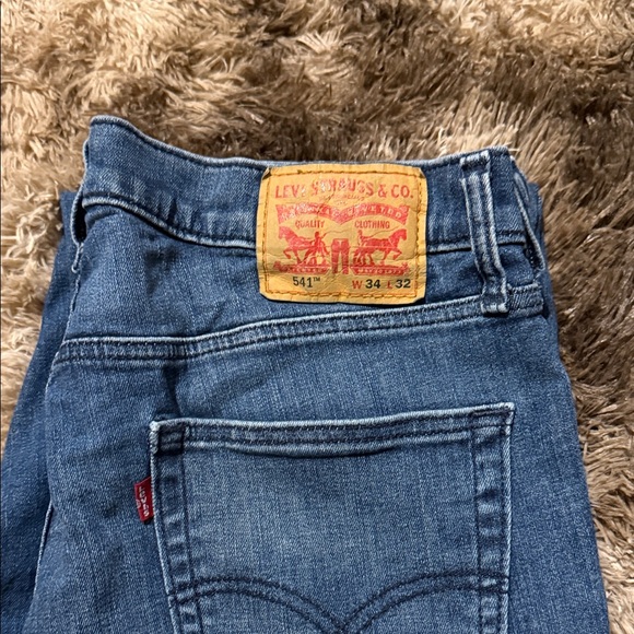 Levi's Men's Classic Denim Jeans - Picture 3 of 3